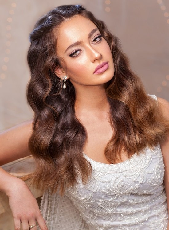 להתאים את התסרוקת כלה לפי הטעם האישי שלך - מבנה פנים אובלי