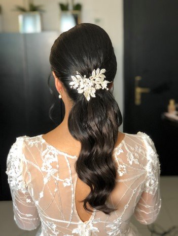 איך להתאים תסרוקת כלה לסוג של השמלה - כלה קלאסית